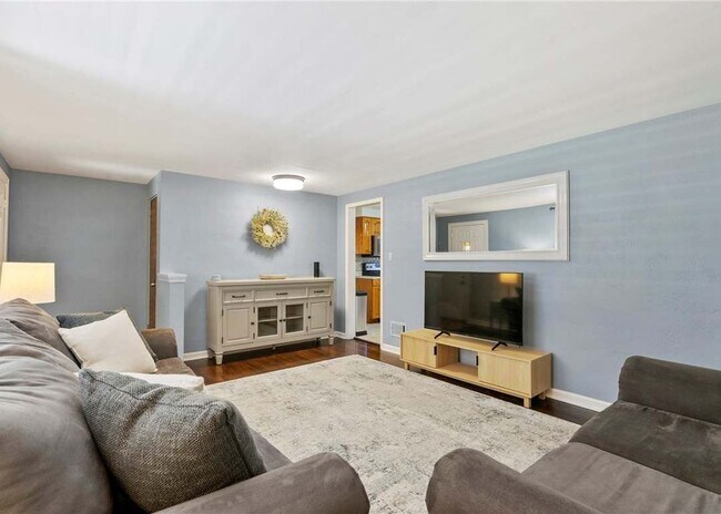 Foto del edificio - 699 Doris Dr