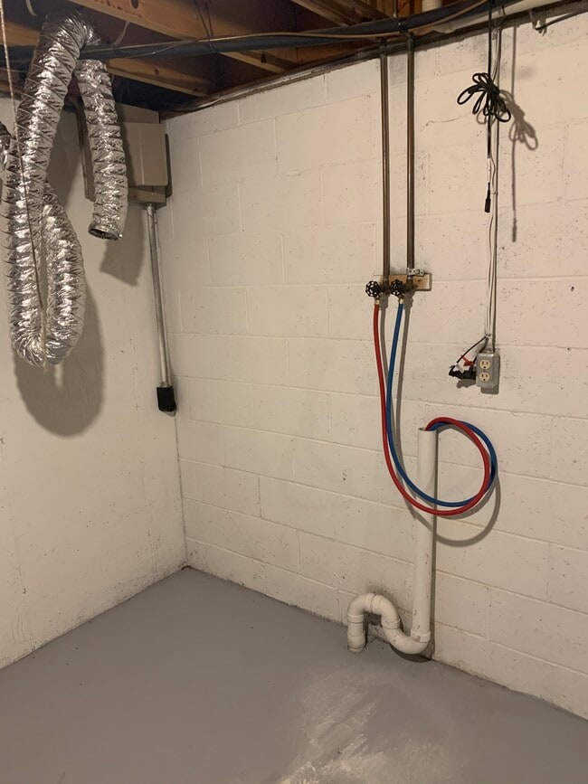 Washer and dryer hook up - 475 W Mae Rose Ave