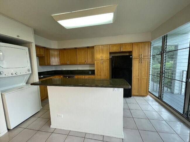 Foto del edificio - 45-535-535 Luluku Rd