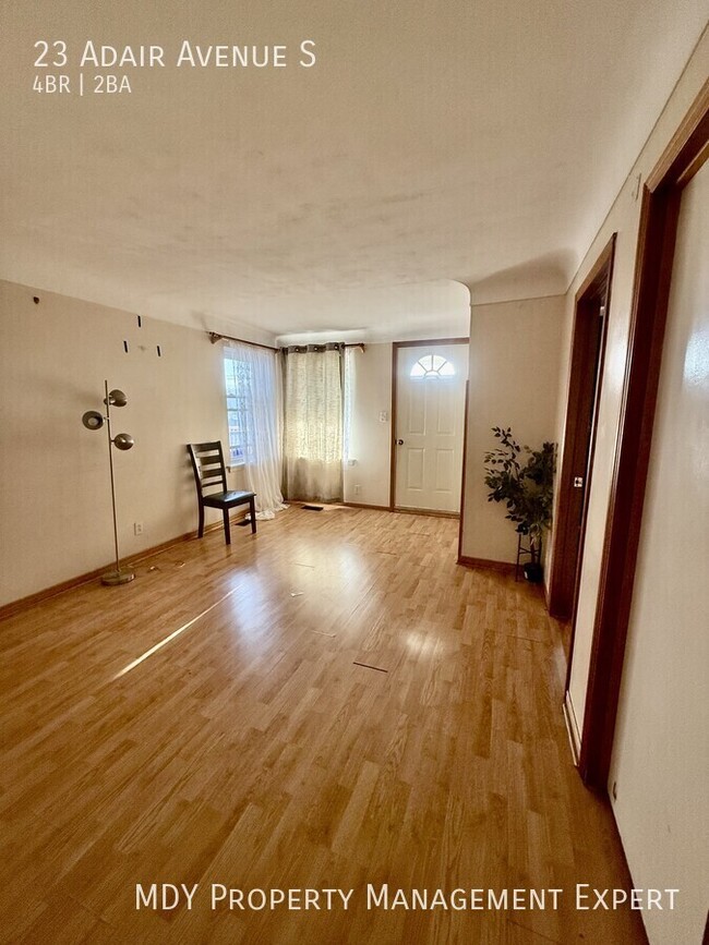 Building Photo - Welcome to this charming home!