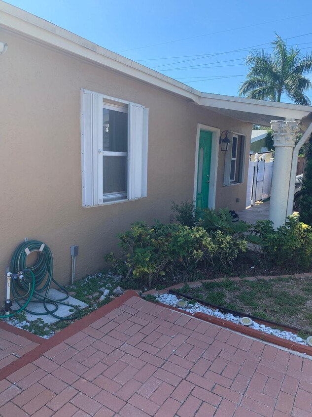 Foto principal - 441 NW 14th Way