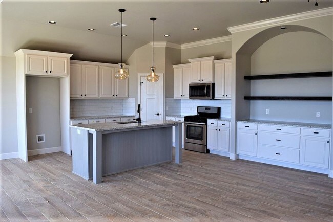 Building Photo - 6540 Bentley Dr