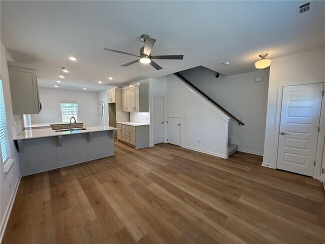 Foto del edificio - 832 Dockery Ln