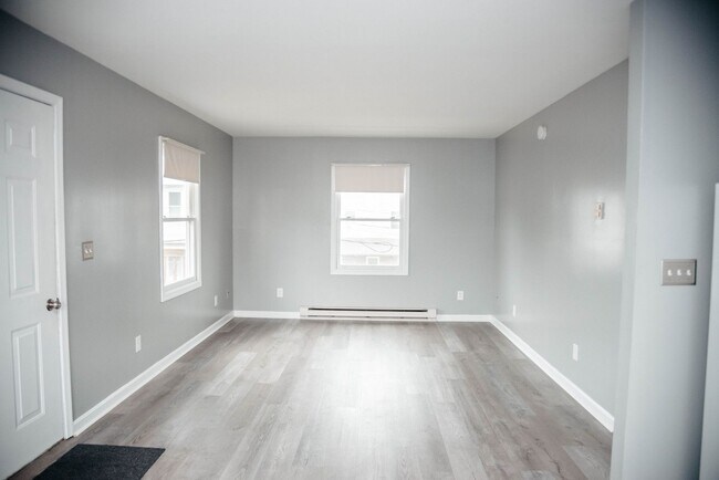 Building Photo - 133 N Union St