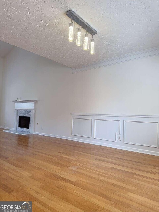 Foto del edificio - 5045 Saddle Bridge Ln