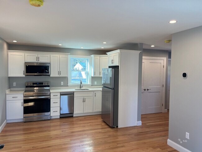 Foto del edificio - 14 Cherry Rd