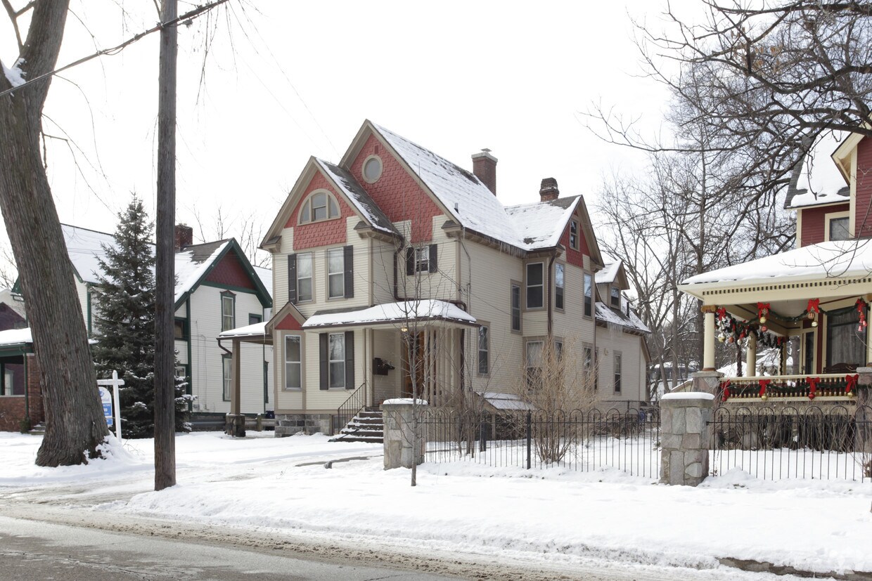 Building Photo - 431-435 Woodward Ave