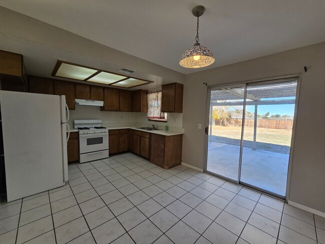 Foto del edificio - 16705 Sweetaire Ave