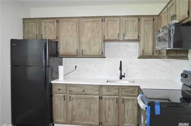 Foto del edificio - 233 Mooney Pond Rd