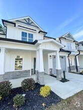 Building Photo - 3048 Candlelight Dr