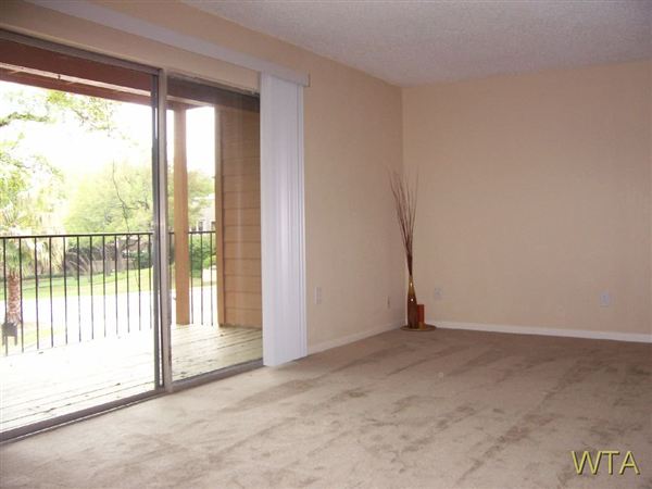 Building Photo - 1300 Spyglass Dr