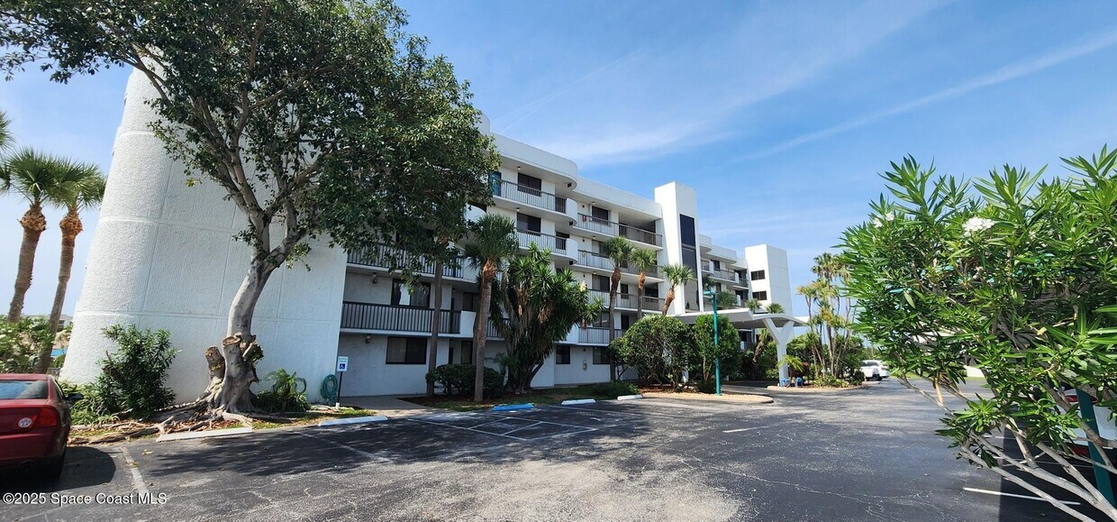Primary Photo - 300 Columbia Dr