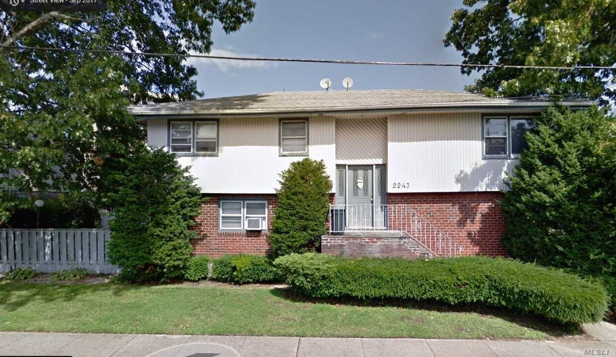 2243 2nd St, East Meadow, NY 11554 House Rental in East Meadow, NY
