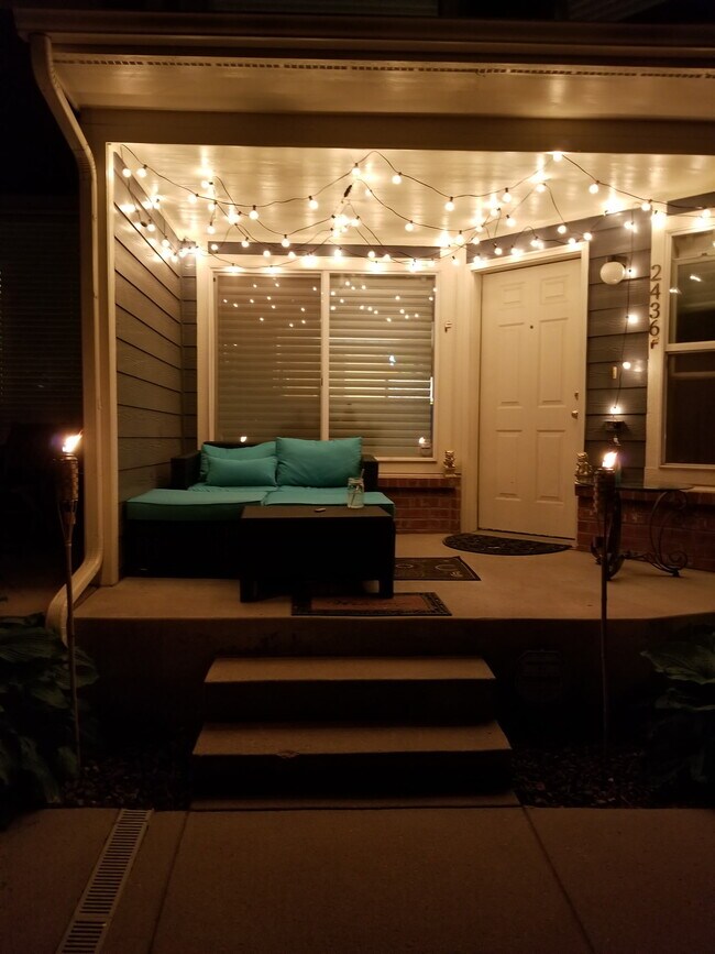 Building Photo - 2436 W 82nd Pl