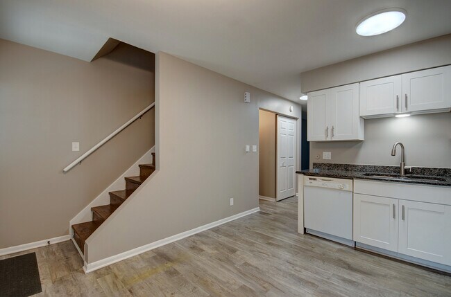 Building Photo - 24023 W Oak St