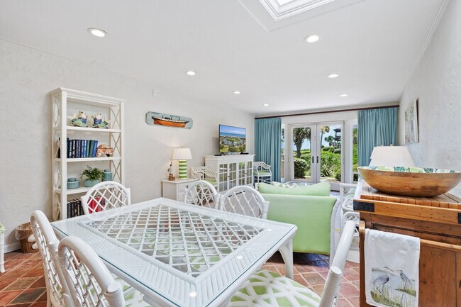 Foto del edificio - 269 Debordieu Blvd