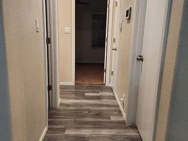 Building Photo - This newly renovated 3 bedroom, 2 bathroom...