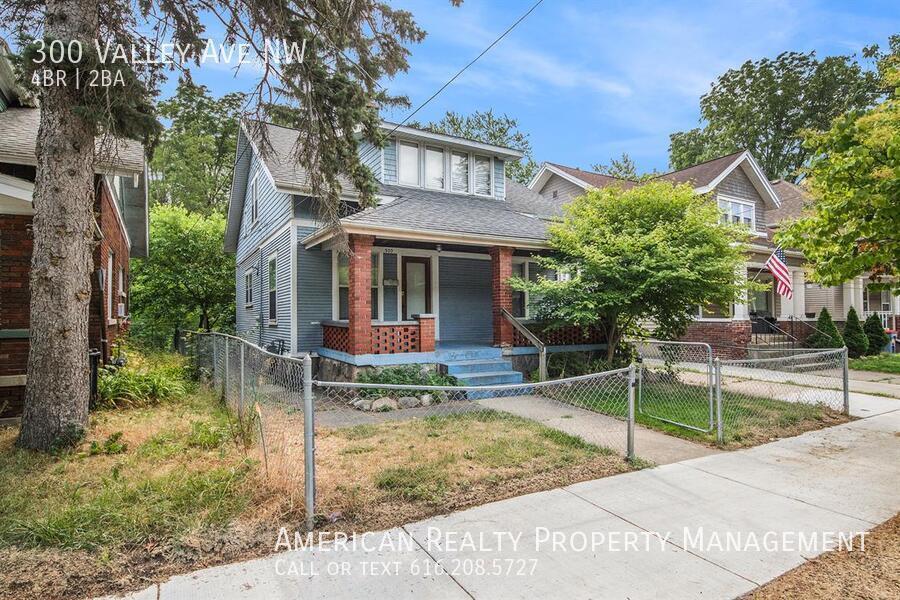 Primary Photo - 300 Valley Ave NW
