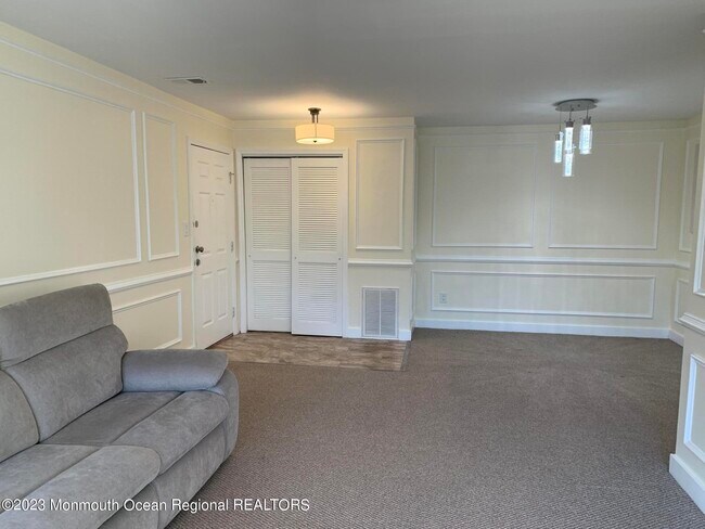 Building Photo - 454 Magnolia Ct