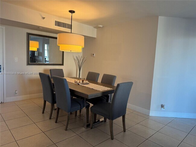 Foto del edificio - 3530 Mystic Pointe Dr