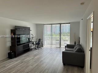 Foto del edificio - 3300 NE 192 St
