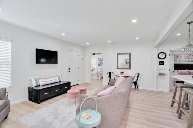 Foto del edificio - 2117 Berwick Ave