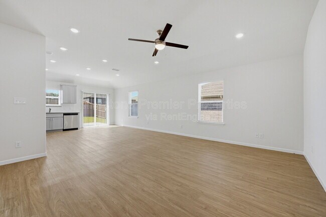 Foto del edificio - 1819 Boxwood Dr