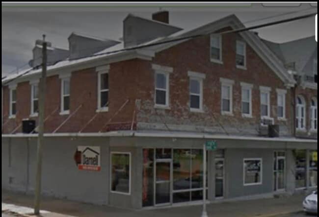 Building Photo - 840 State St