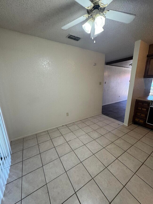 Foto del edificio - 6111 36th St