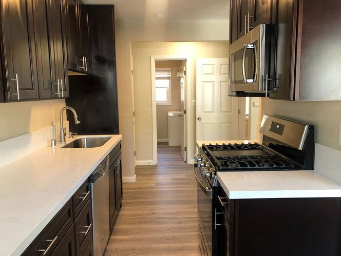 Foto principal - 1724 H St