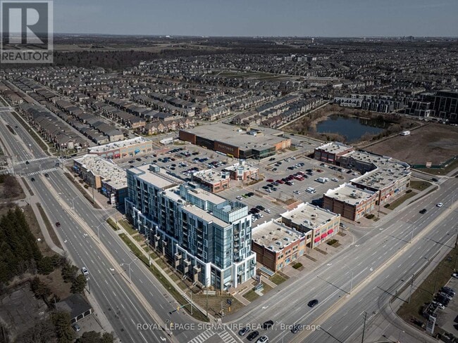 Building Photo - 509 Dundas St W