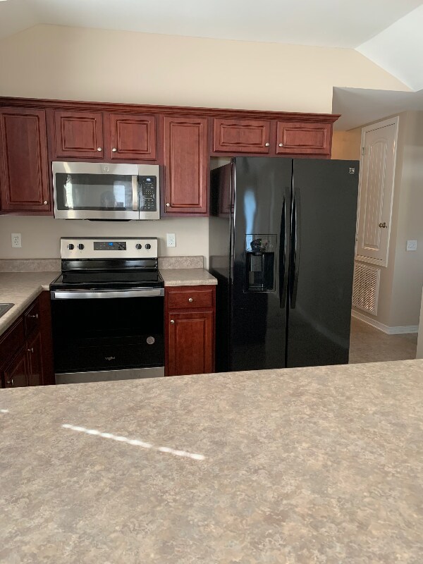 Building Photo - 5800 Pescara Dr