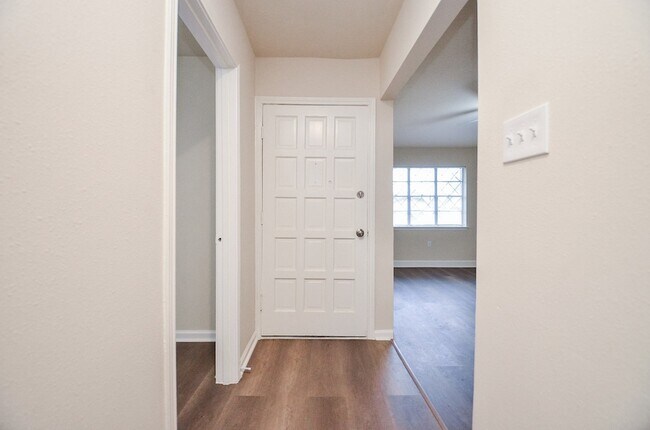 Foto del edificio - 818 Overland St