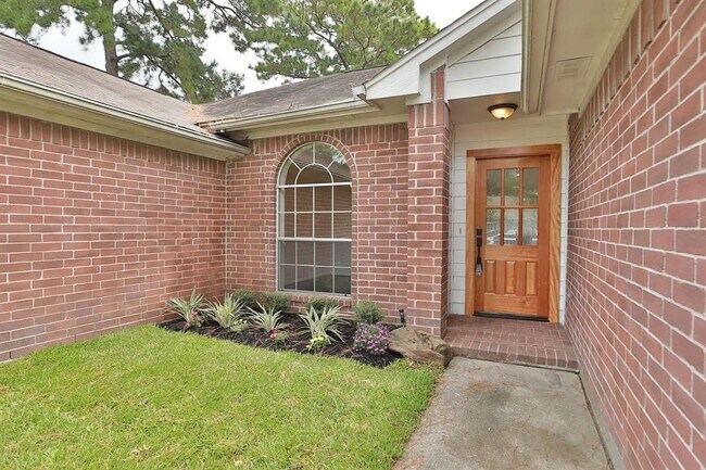 Building Photo - 14215 Cypress Valley Dr