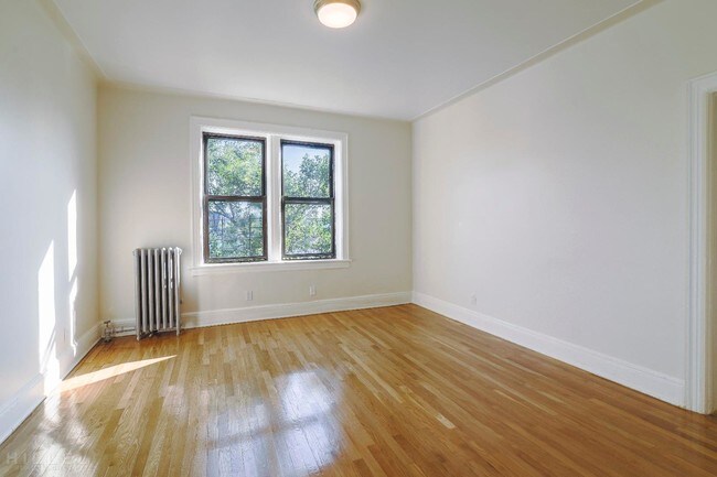 Foto del edificio - 10243 Corona Ave