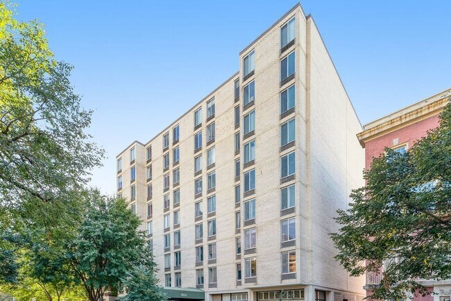 Foto del edificio - 1800 R St NW