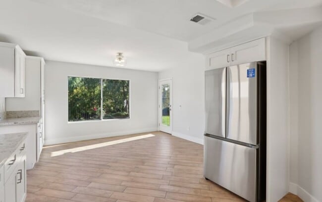 Building Photo - 16021 Augusta Dr