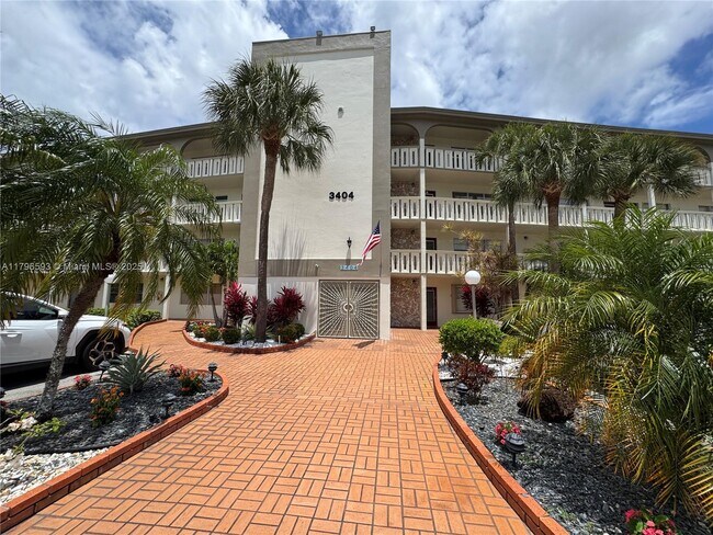 Foto del edificio - 3404 Bimini Ln