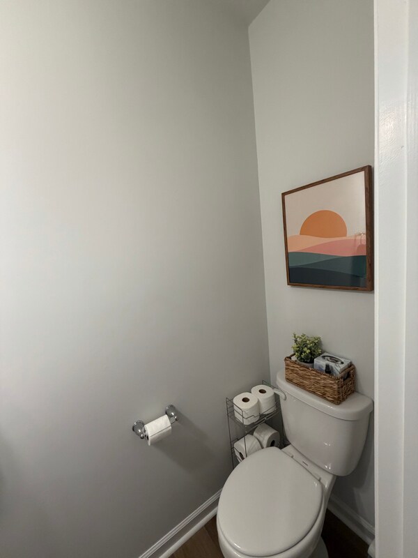 Foto del edificio - 811 Falls Grove Trl