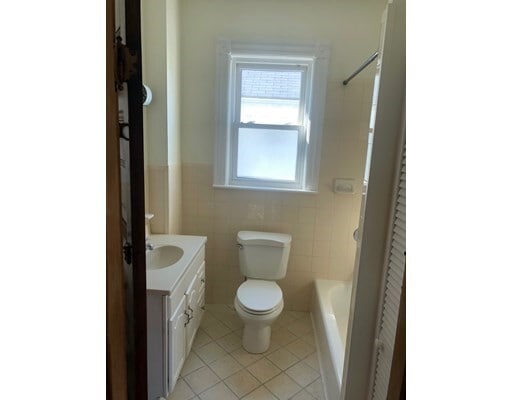 Building Photo - 66 Montcalm Ave