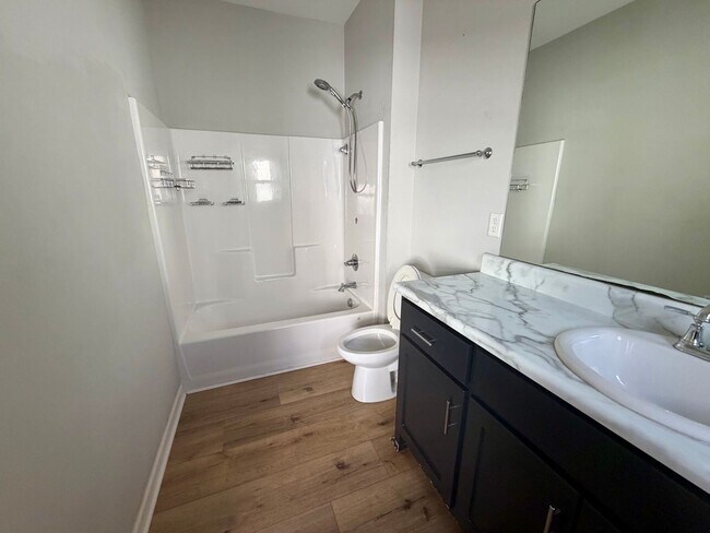 Foto del edificio - *** MOVE IN SPECIAL *** 3 BED 2 BATH