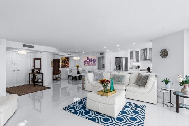 Building Photo - 550 S Ocean Blvd