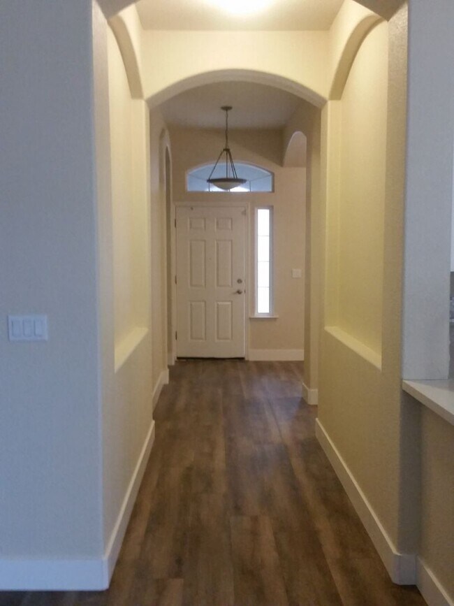 Photo - Spacious 4-Bedroom Home in a Great Neighborhood!