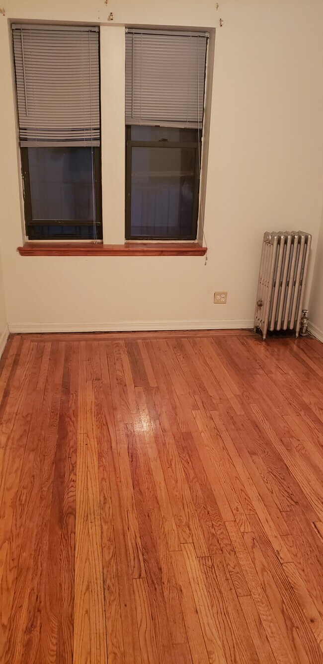 Foto del edificio - 1447 E 2nd St