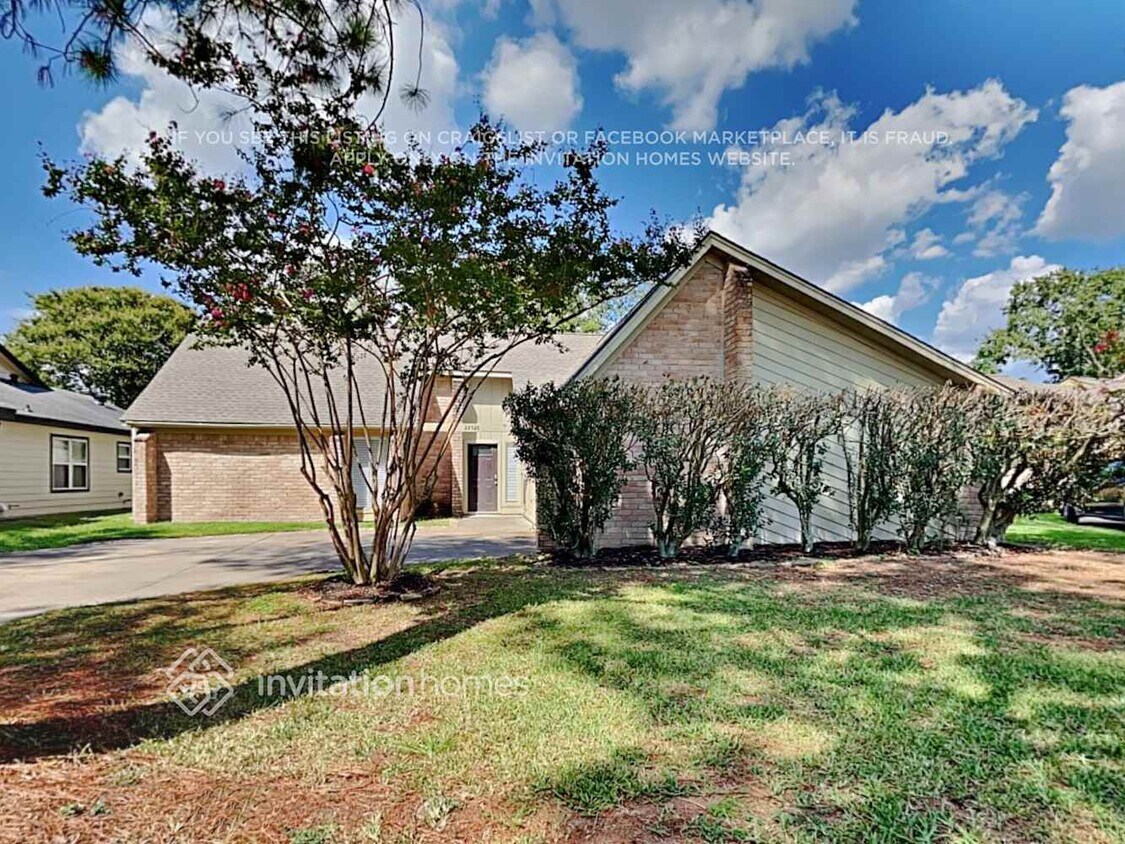 Primary Photo - 22526 Smokey Hill Dr