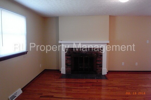 Building Photo - 185 E Stanton Ave