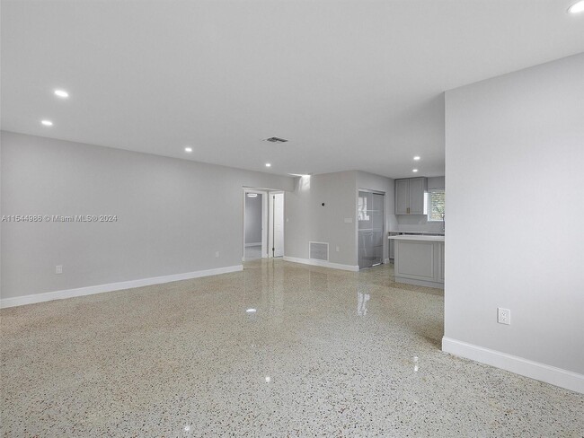 Building Photo - 3820 SW 92nd Ave