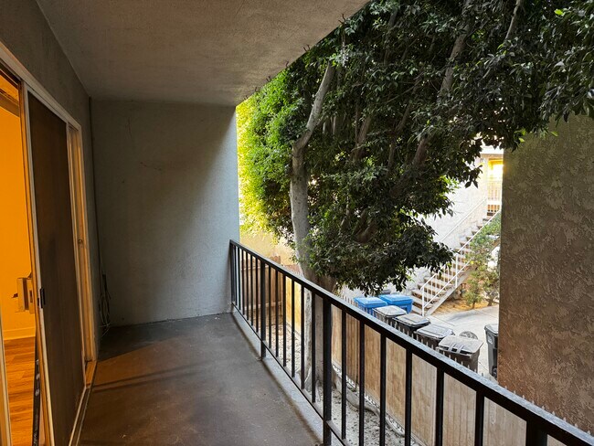 Balcón - 280 Molino Ave