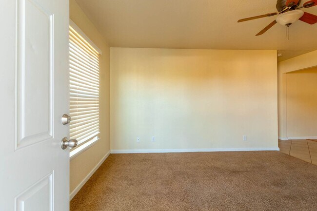 Foto del edificio - Cute 2BD/1 BTH Home Right off of Broadway Extension