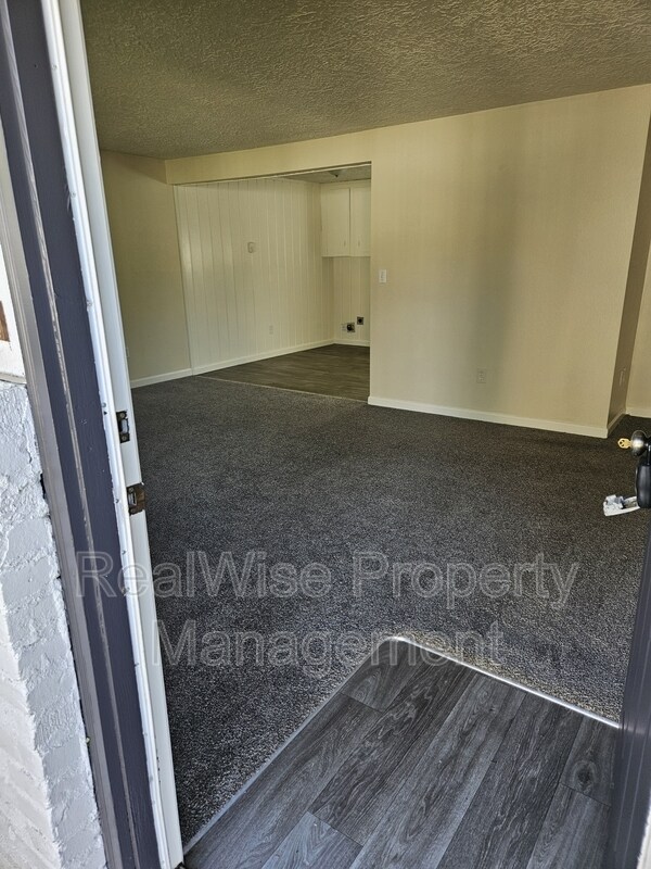 Foto del edificio - 562 NE Anderson St